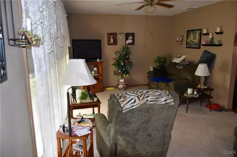250 E 2nd St, Wind Gap, PA 18091 photo 5