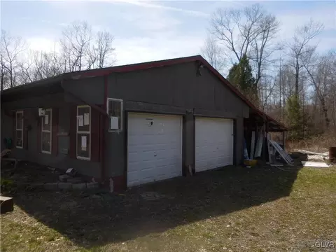 230 E Mountain Rd, Wind Gap, PA 18091 photo 3