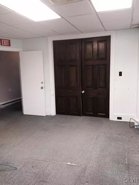 52 Union Blvd E, Bethlehem, PA 18018 photo 4