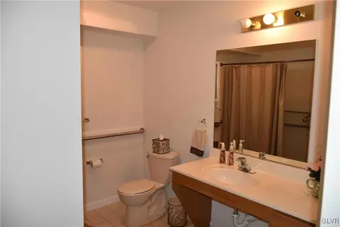 4952 Cheryl Dr, Bethlehem, PA 18017 photo 10