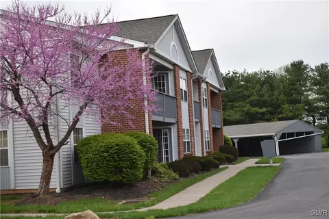 4952 Cheryl Dr, Bethlehem, PA 18017 photo 2