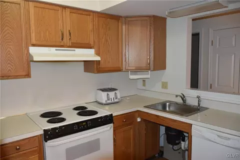 4952 Cheryl Dr, Bethlehem, PA 18017 photo 7