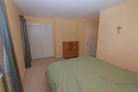 512 Old Forge Dr, Bath, PA 18014 photo 16