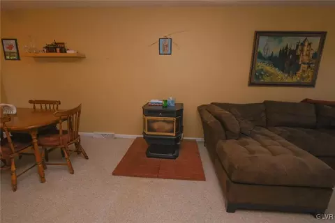 512 Old Forge Dr, Bath, PA 18014 photo 5