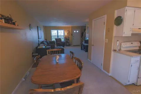 512 Old Forge Dr, Bath, PA 18014 photo 8