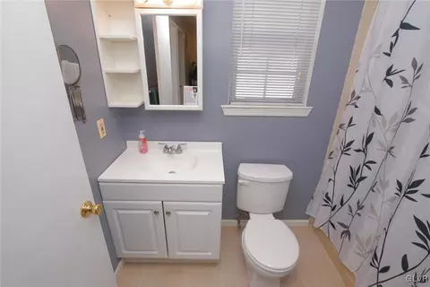 512 Old Forge Dr, Bath, PA 18014 photo 21