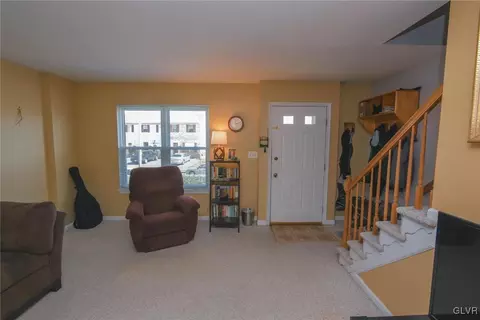 512 Old Forge Dr, Bath, PA 18014 photo 4