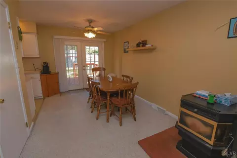 512 Old Forge Dr, Bath, PA 18014 photo 6