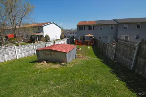 512 Old Forge Dr, Bath, PA 18014 photo 29