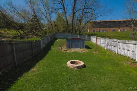 512 Old Forge Dr, Bath, PA 18014 photo 27