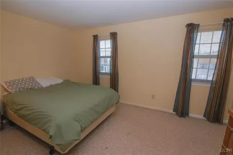 512 Old Forge Dr, Bath, PA 18014 photo 15