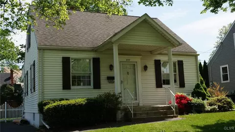 433 Maple Rd, Hellertown, PA 18055 photo 3