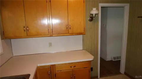 433 Maple Rd, Hellertown, PA 18055 photo 22