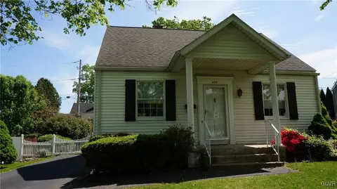 433 Maple Rd, Hellertown, PA 18055 photo 4