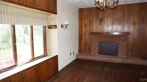 433 Maple Rd, Hellertown, PA 18055 photo 16