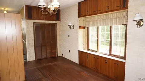 433 Maple Rd, Hellertown, PA 18055 photo 17