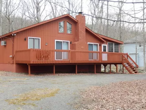 5637 Decker Rd, Saw Creek, PA 18324 photo 1