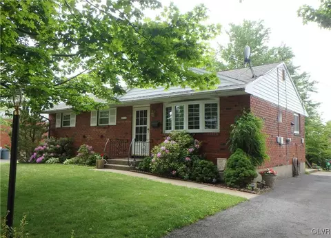 875 Willow Rd, Hellertown, PA 18055 photo 1