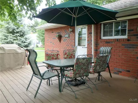 875 Willow Rd, Hellertown, PA 18055 photo 11