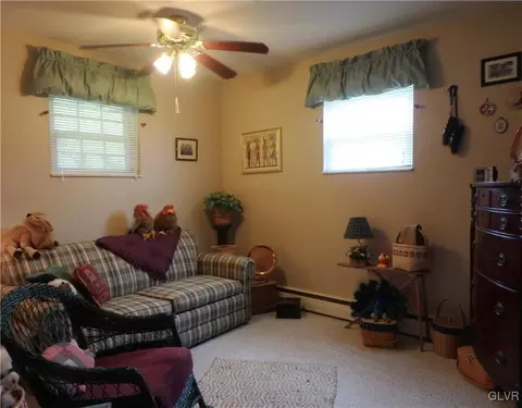 875 Willow Rd, Hellertown, PA 18055 photo 7