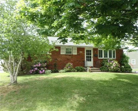 875 Willow Rd, Hellertown, PA 18055 photo 14