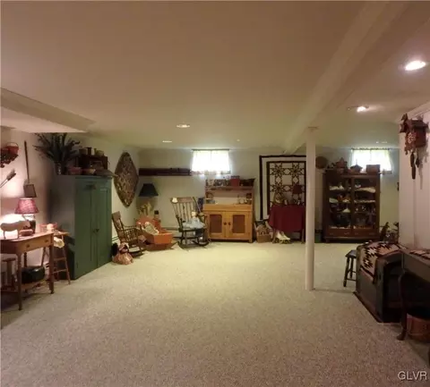 875 Willow Rd, Hellertown, PA 18055 photo 10