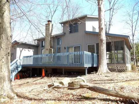 114 Dunchurch Dr, Saw Creek, PA 18324 photo 1