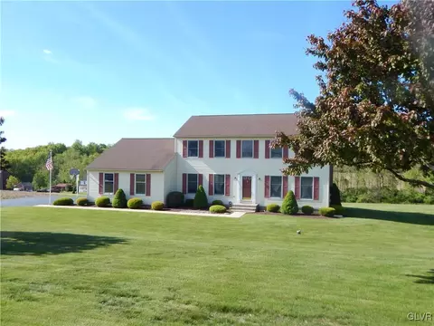 2447 Fox Rd, Bath, PA 18014 photo 4