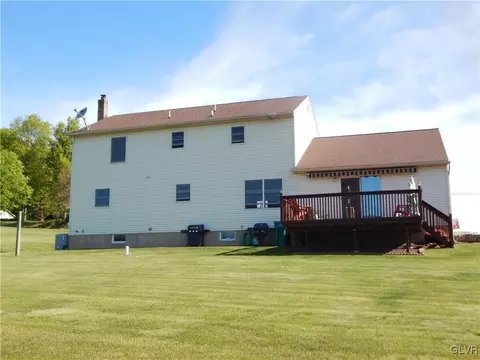 2447 Fox Rd, Bath, PA 18014 photo 9