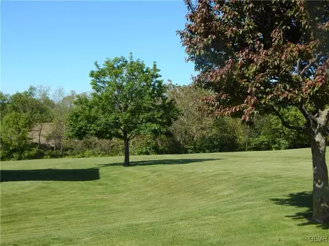 2447 Fox Rd, Bath, PA 18014 photo 5