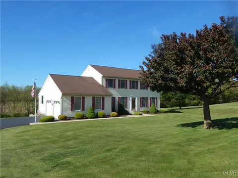 2447 Fox Rd, Bath, PA 18014 photo 3