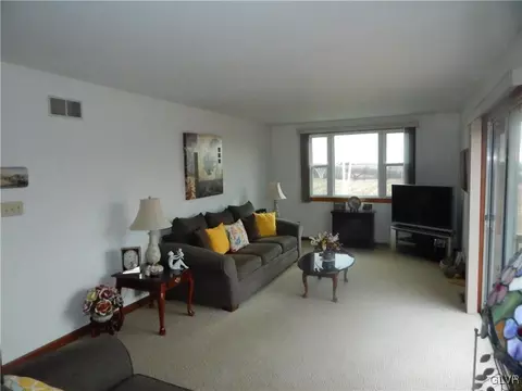 2447 Fox Rd, Bath, PA 18014 photo 15