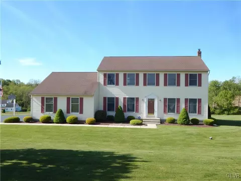 2447 Fox Rd, Bath, PA 18014 photo 2