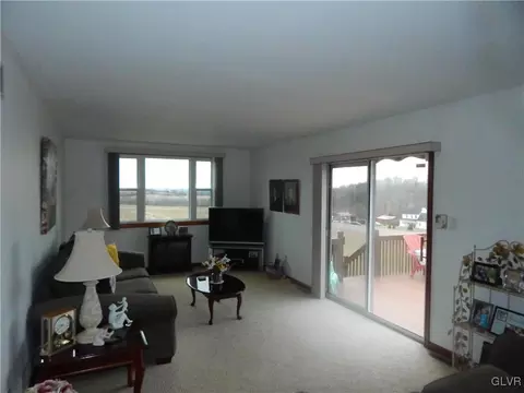 2447 Fox Rd, Bath, PA 18014 photo 16
