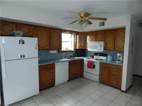 2447 Fox Rd, Bath, PA 18014 photo 17