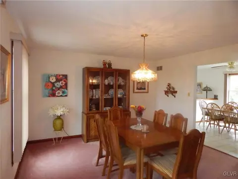 2447 Fox Rd, Bath, PA 18014 photo 14
