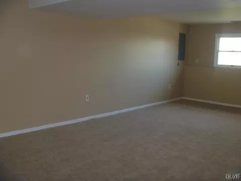 523 Easter Ter, Bath, PA 18014 photo 13