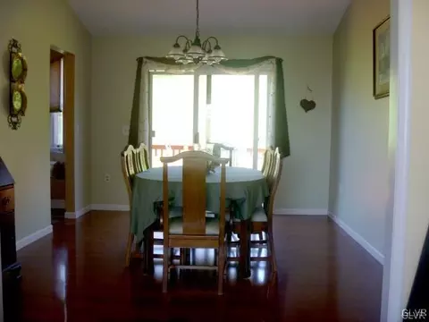 523 Easter Ter, Bath, PA 18014 photo 4