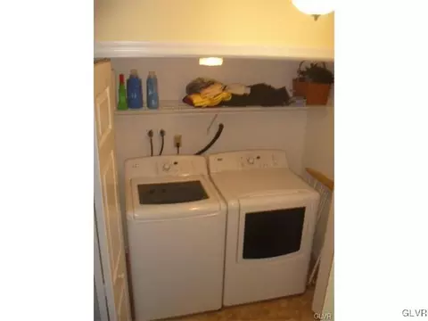 523 Easter Ter, Bath, PA 18014 photo 15