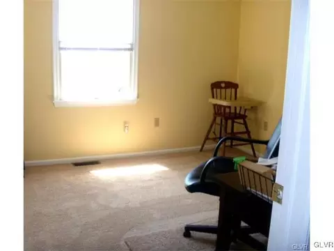 523 Easter Ter, Bath, PA 18014 photo 9