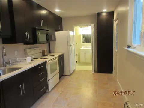 231 E Goepp St, Bethlehem, PA 18018 photo 3