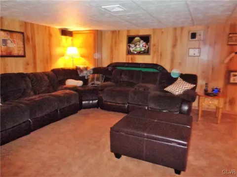 1077 New Jersey Ave, Hellertown, PA 18055 photo 19
