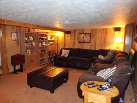 1077 New Jersey Ave, Hellertown, PA 18055 photo 20
