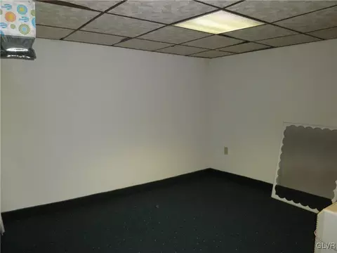511 E Main St, Bath, PA 18014 photo 14