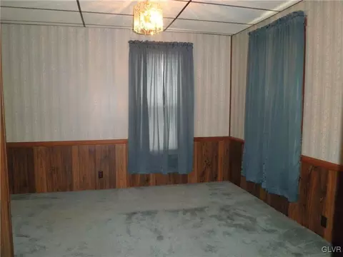 511 E Main St, Bath, PA 18014 photo 12