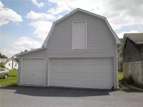 511 E Main St, Bath, PA 18014 photo 3