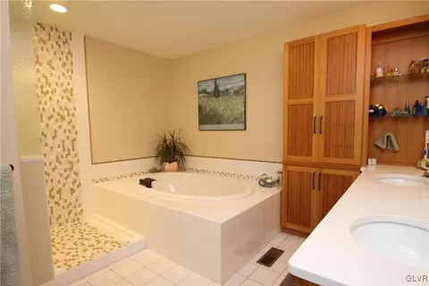 1015 Stone Stack Dr, Bethlehem, PA 18015 photo 20