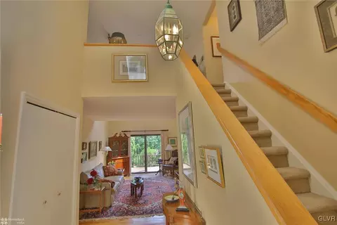2880 Greenleaf Ct, Bethlehem, PA 18017 photo 3