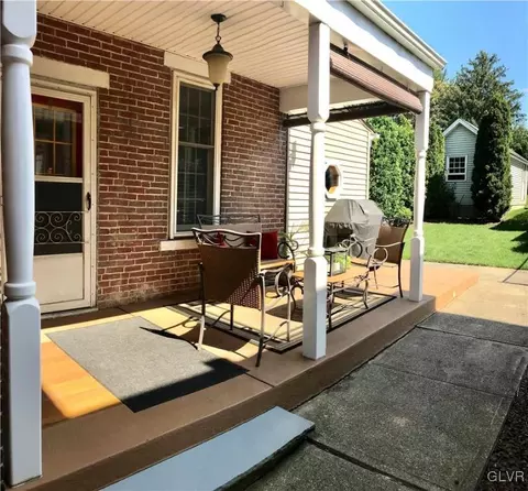 263 E Main St, Bath, PA 18014 photo 14