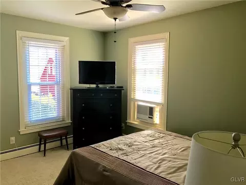263 E Main St, Bath, PA 18014 photo 10